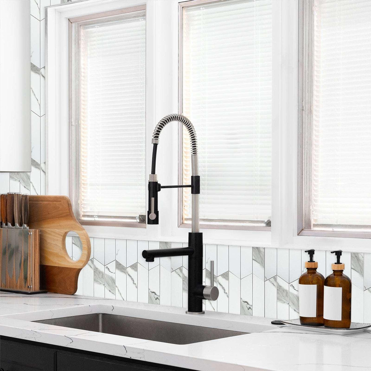 Peel and Stick Backsplash Arrow Tile (6 Sheets)